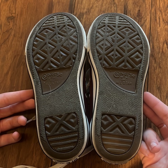 Maroon Converse - Picture 6 of 6